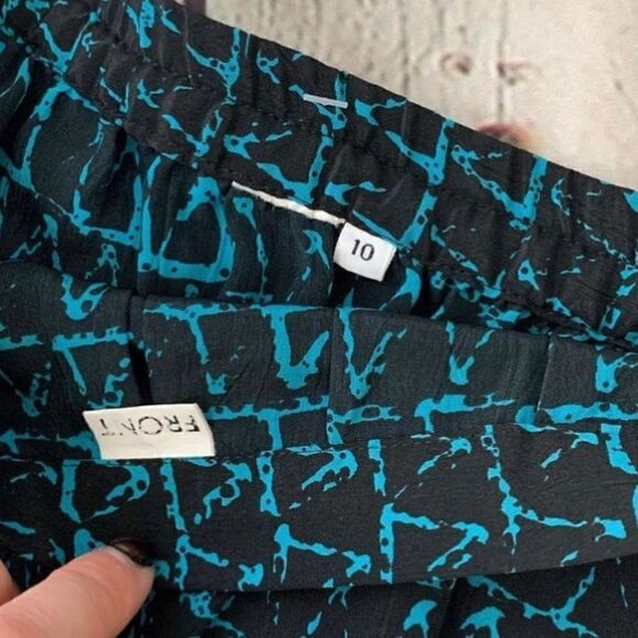 VINTAGE Triangle Pattern Skirt   - Picture 2 of 5